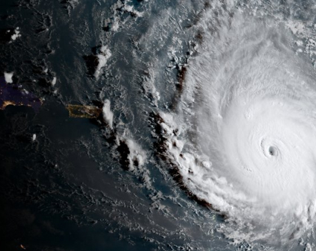 Category 4 Hurricane Irma bearing down on Florida Keys